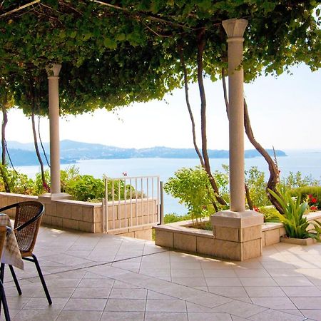 Guest House Burin Mlini Exterior photo