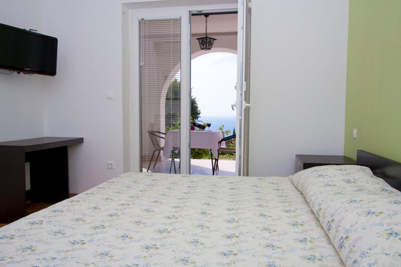 Guest House Burin Mlini Exterior photo